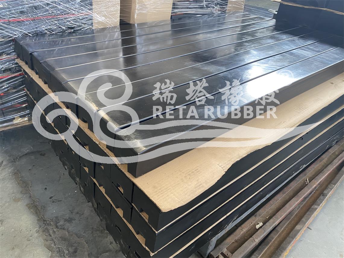 瑞塔橡膠阻燃緩沖條發貨